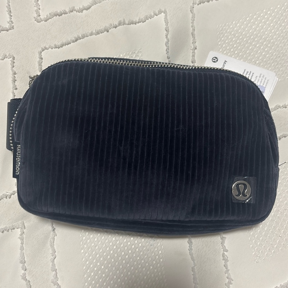 NWT LULULEMON Everywhere Belt Bag Corduroy
